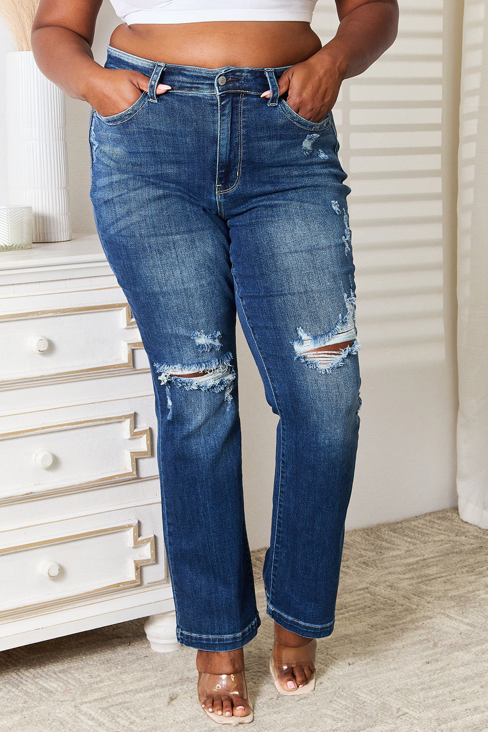 Jean bootcut Judy Blue taille mi-haute, effet sable et destroy
