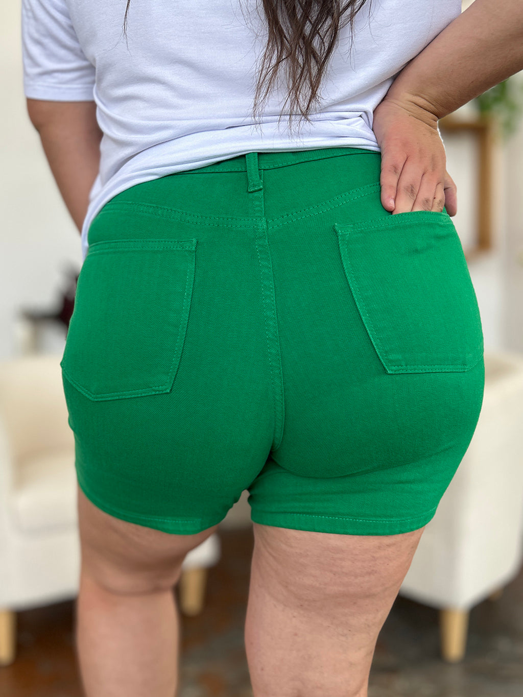 Shorts vaqueros teñidos de talla grande con control de abdomen de Judy Blue