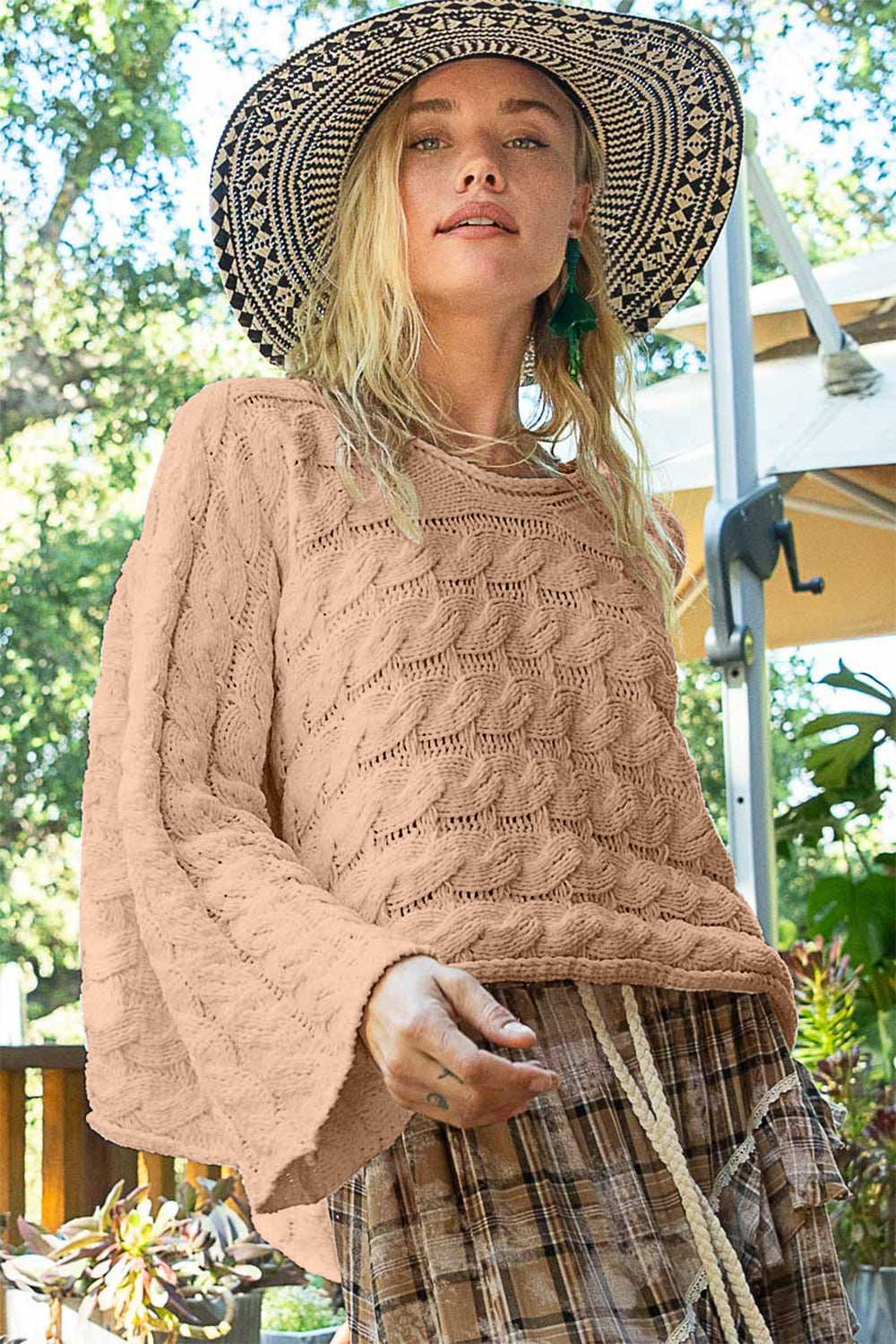 Suéter corto de punto trenzado con cuello redondo POL