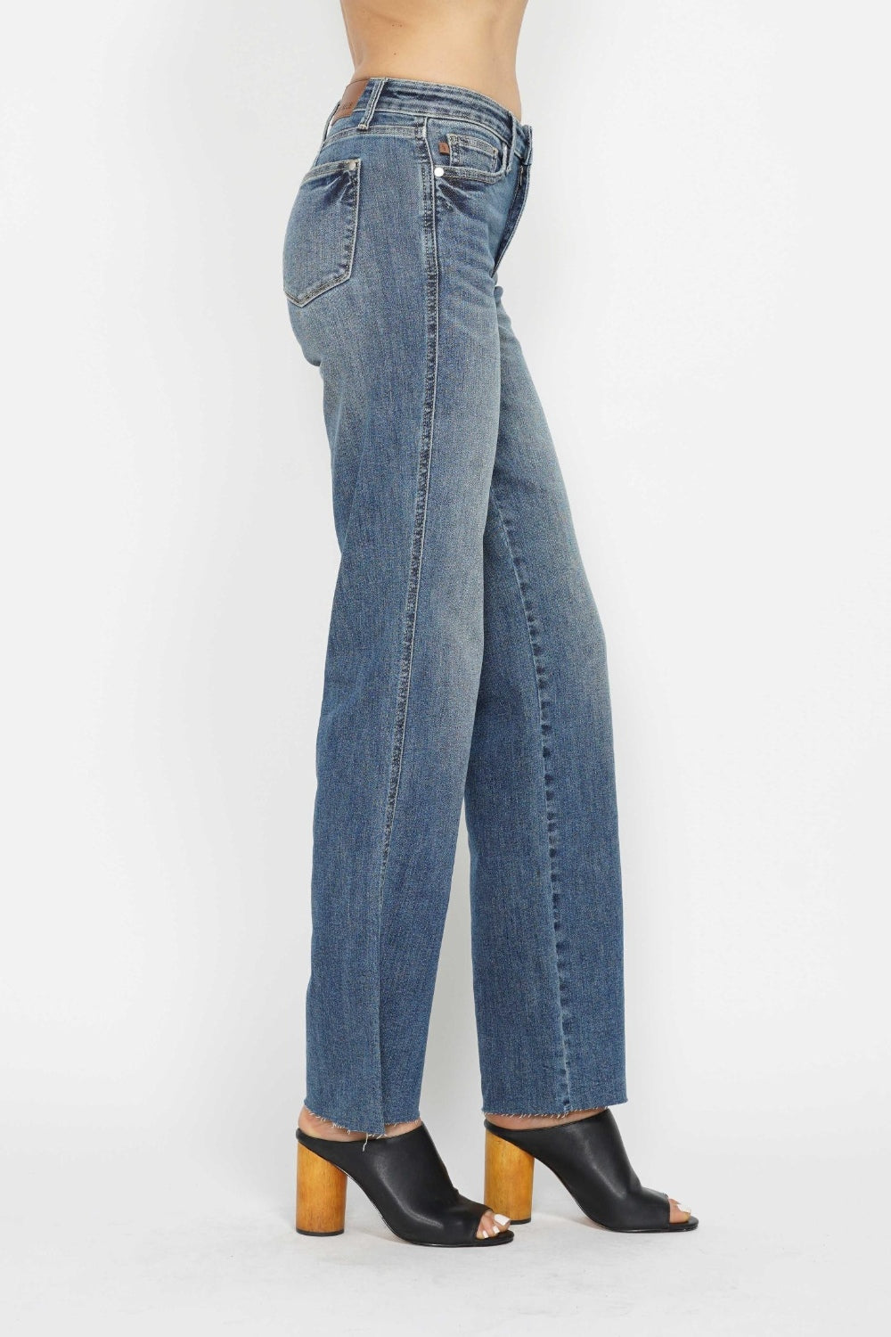 Jean droit gainant taille haute Judy Blue