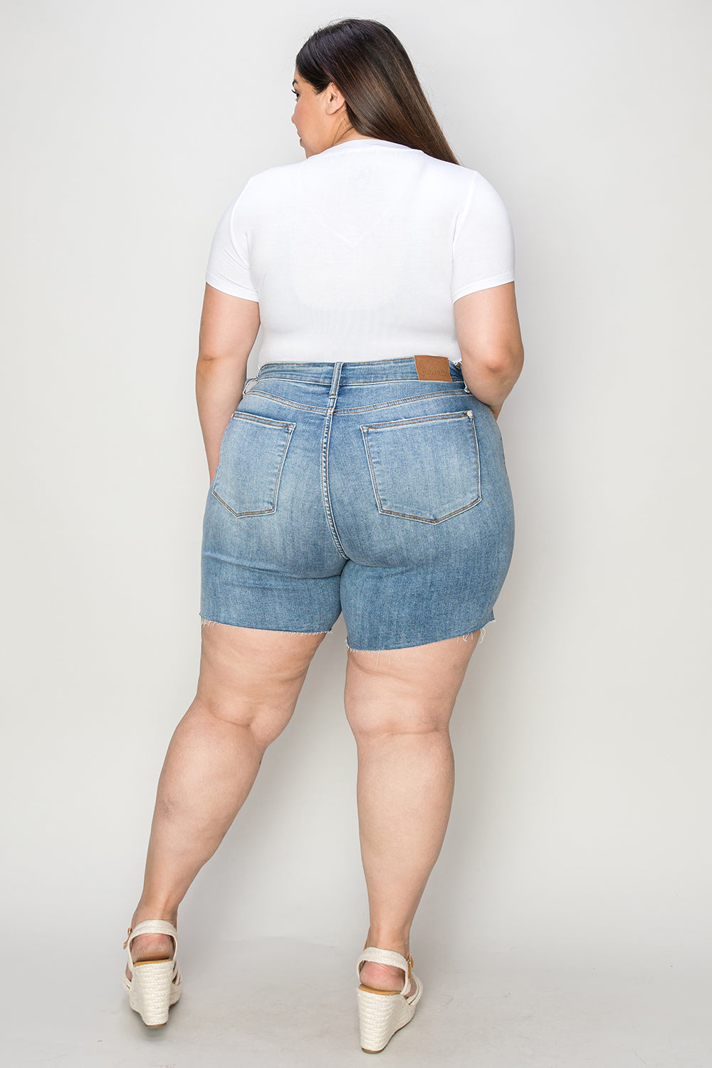 Shorts vaqueros de cintura alta con dobladillo sin rematar de Judy Blue