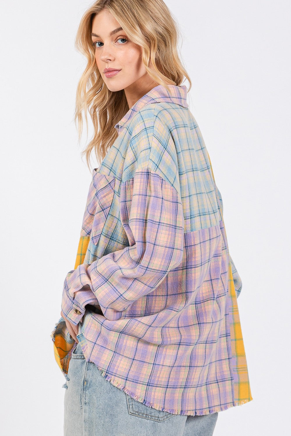 Camisa de franela a cuadros con dobladillo sin rematar y botones de SAGE + FIG