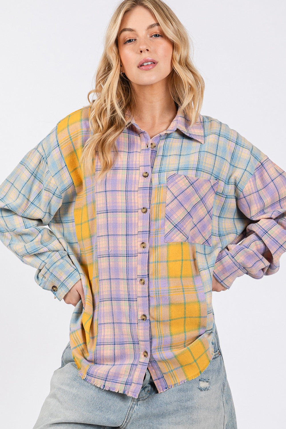 Camisa de franela a cuadros con dobladillo sin rematar y botones de SAGE + FIG