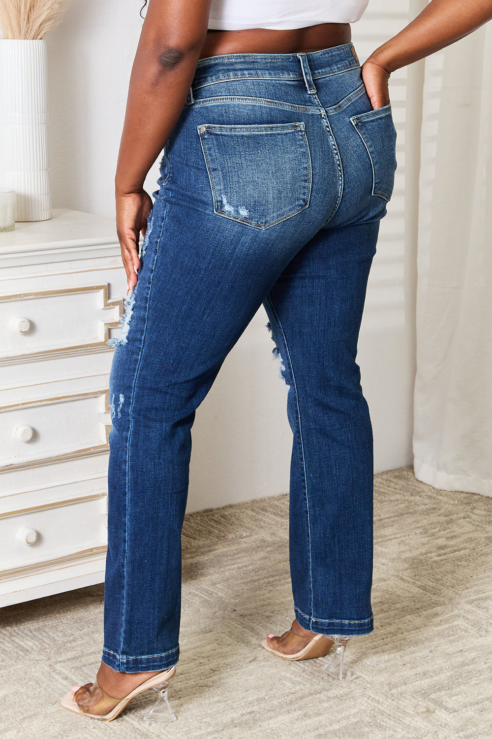Jean bootcut Judy Blue taille mi-haute, effet sable et destroy