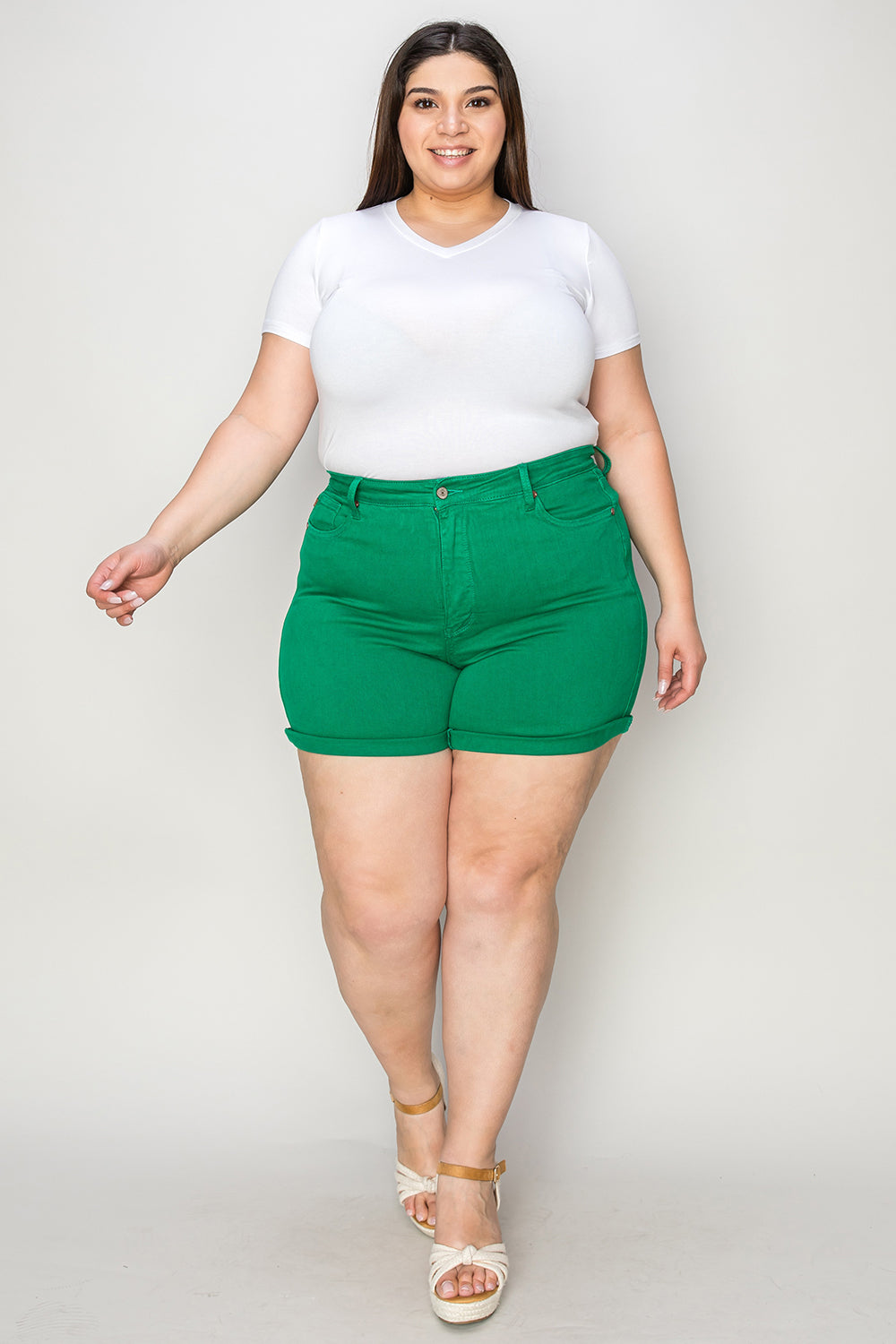 Shorts vaqueros teñidos de talla grande con control de abdomen de Judy Blue