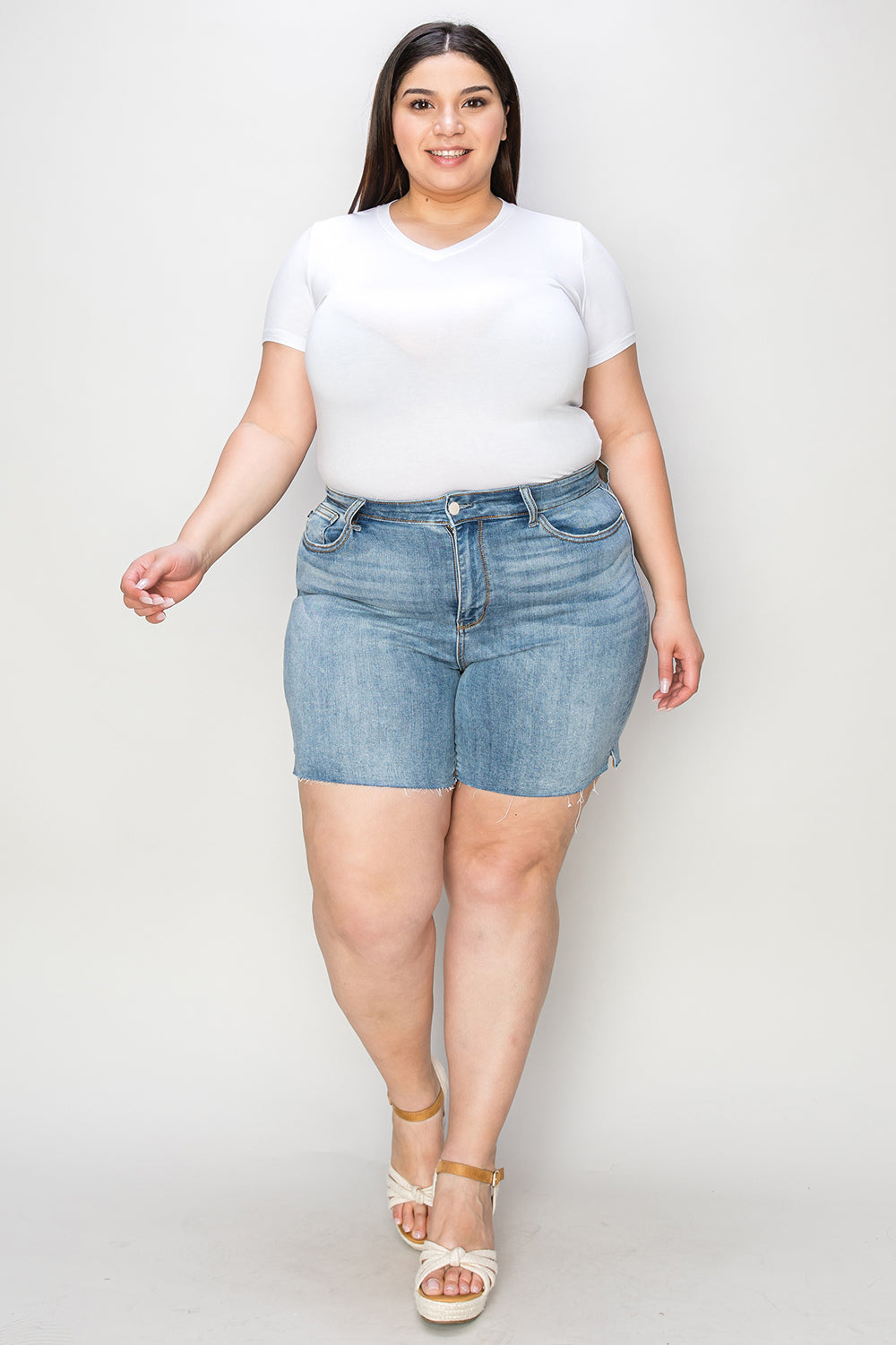 Shorts vaqueros de cintura alta con dobladillo sin rematar de Judy Blue