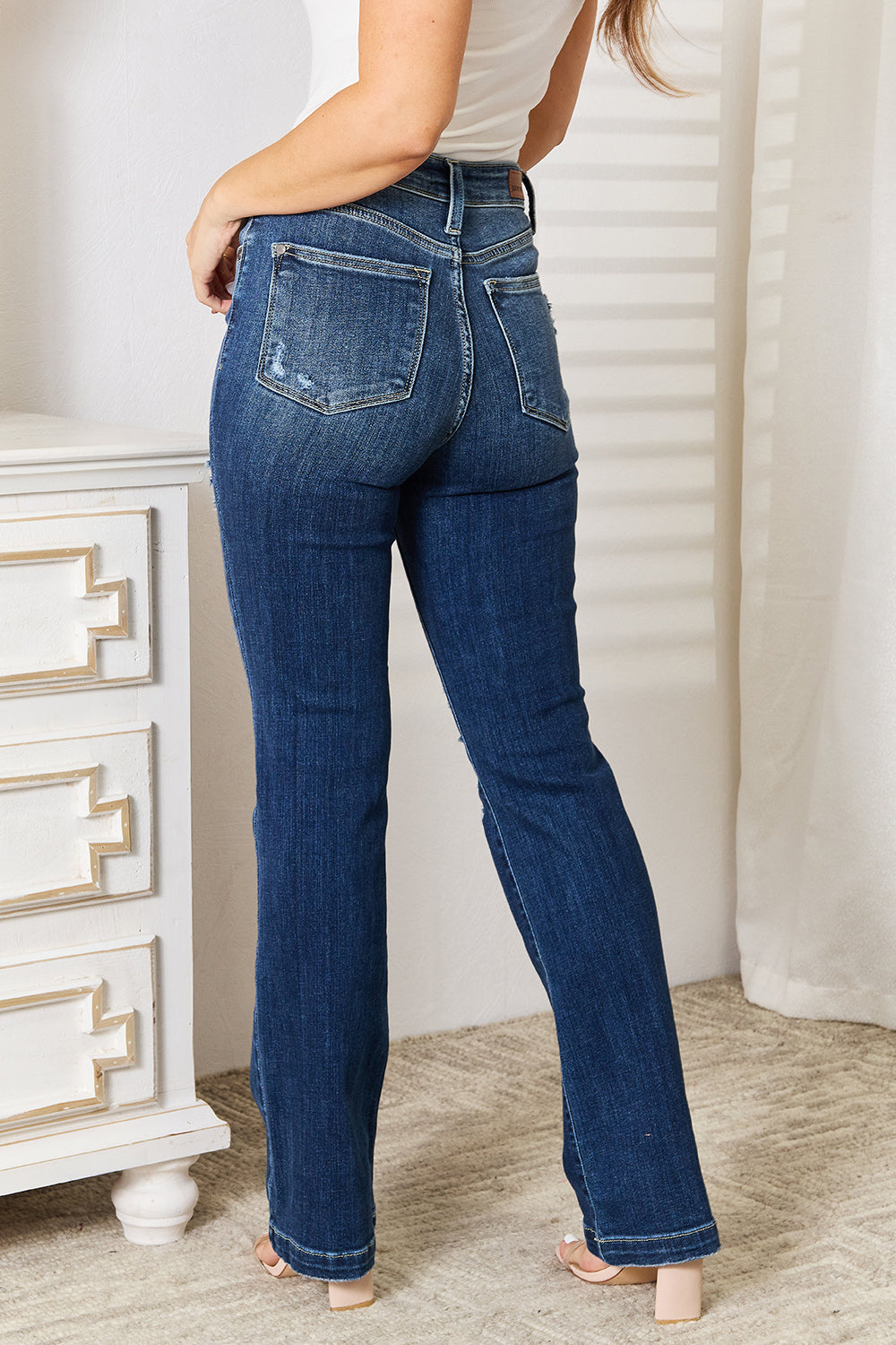 Jean bootcut Judy Blue taille mi-haute, effet sable et destroy